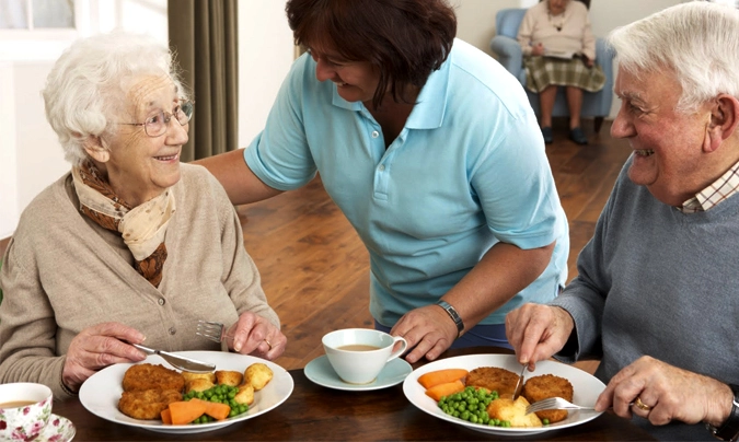 Hábitos alimenticios en las personas mayores para una vida saludable