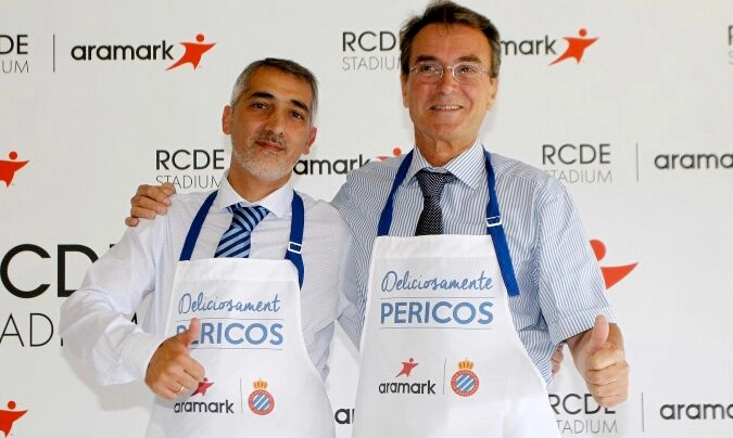 Ramon Robert, consejero delegado del RCD Espanyol (izquierda en la foto) junto a Pablo Alcalá, director general de Aramark (derecha).