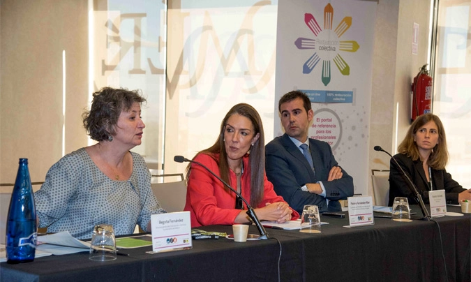 Mesa sobre contratación pública. De izquierda a derecha: Begoña Fernández, Paloma Fernández-Aller, Alejandro Ferrández y Clara Morán.