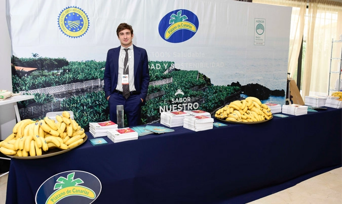 Javier Carmiona, <i>export manager</i> de Plátano de Canarias, en el stand del CRC19.
