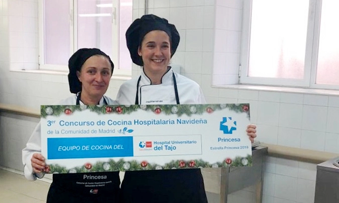 Las dos cocineras del equipo ganador del Hospital del Tajo, María José Martín y Marta Luengo.