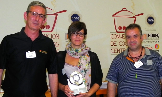Premio Innovanta: Bo i Sa. Entregó el premio <b>Jordi Gállego</b> (Custom Culinary); recogieron <b>Anna Bosch</b>, directora de Bo i Sa y <b>Francesc González</b>, responsable de cocina.