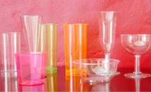 Francia prohibirá la utilización de vasos, platos y cubiertos de plástico a partir de 2020