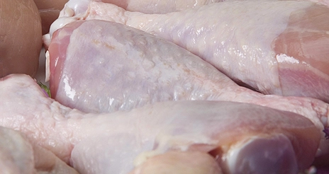Las bacterias patógenas del pollo, un claro peligro potencial en la cocina